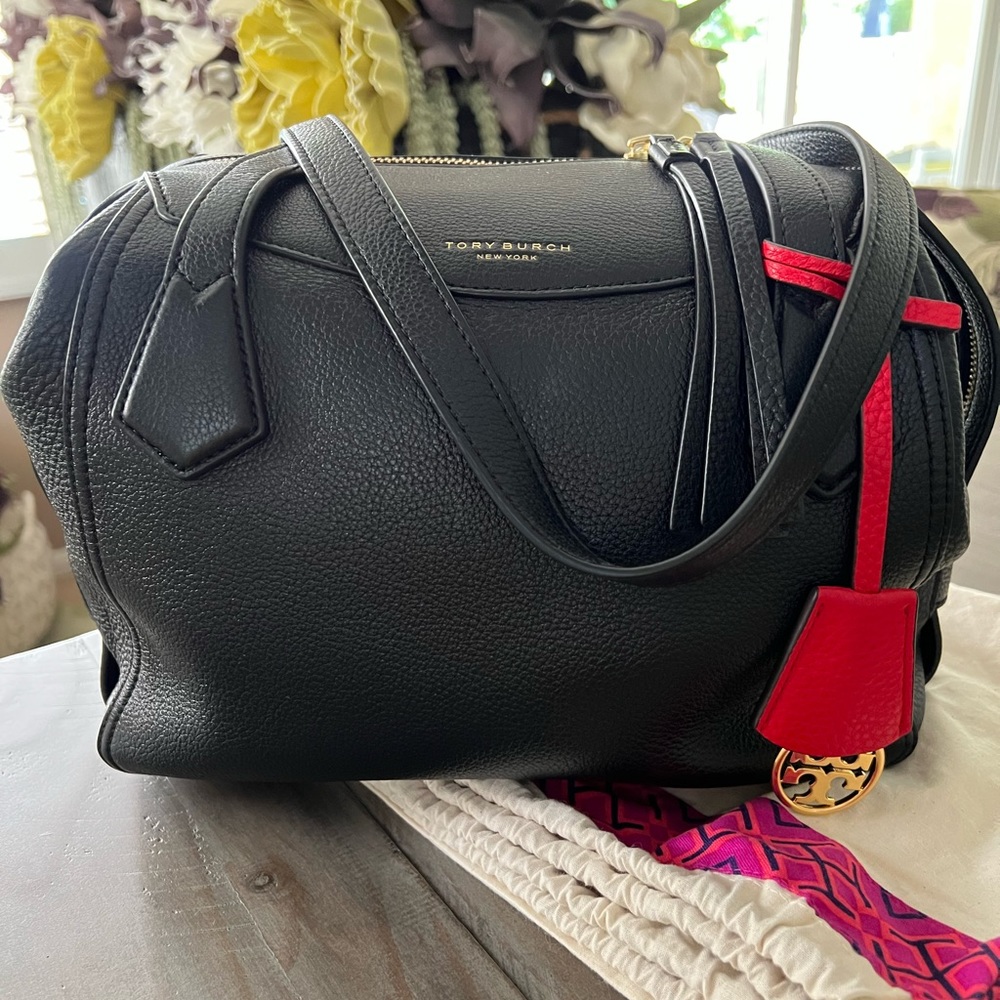 ✨TORY BURCH✨ BLACK BAG / PURSE - LIKE NEW!!